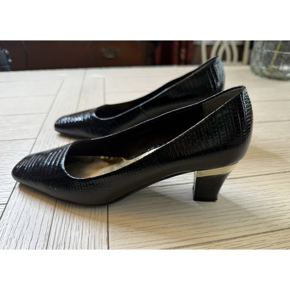 J. Renee Mary 2" Heels Shoes 7 M Black With Gold Accents Lizard Embossed Classic